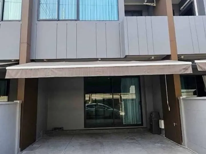 Baan Klang Muang